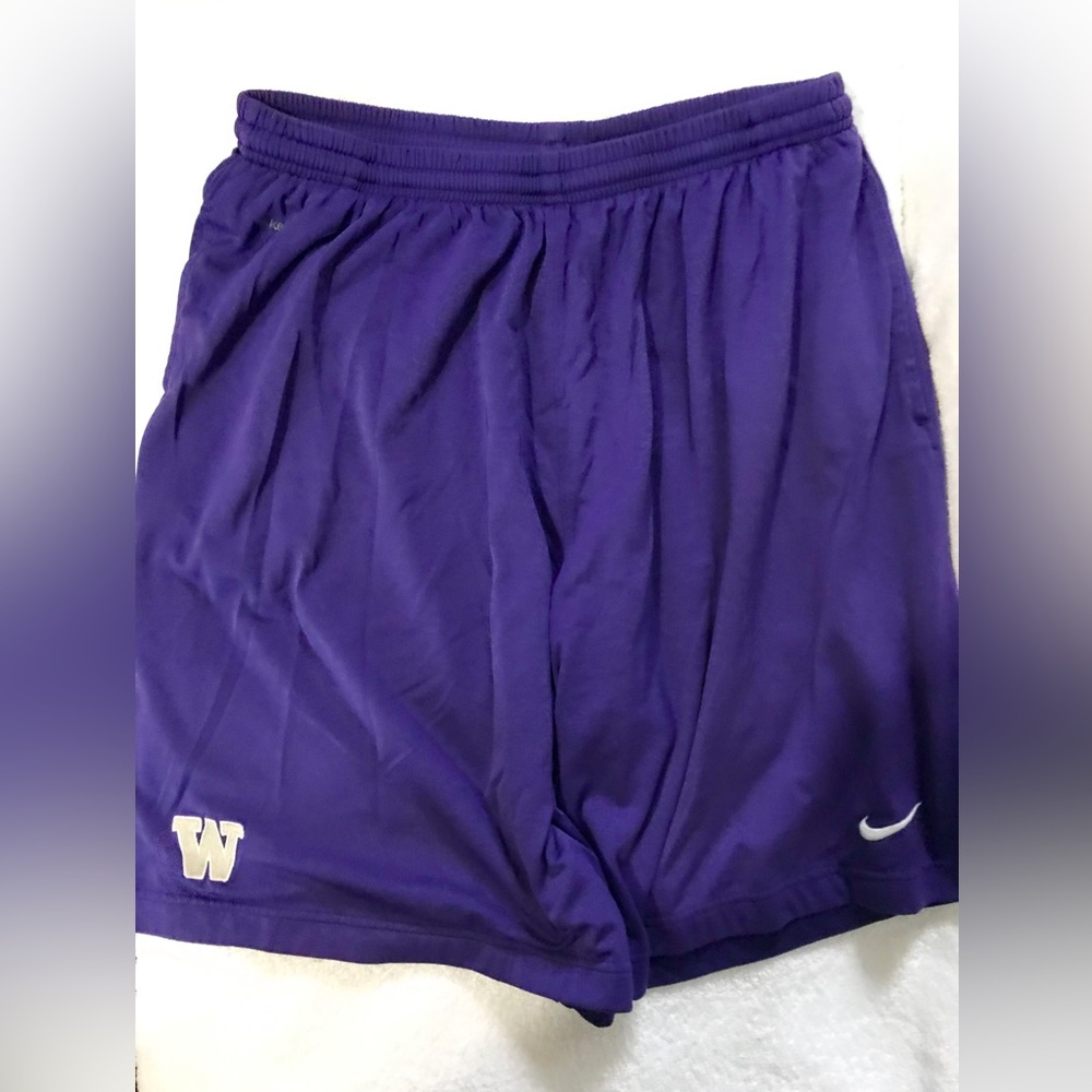 Nike Team University of Washington basketball shorts men’s XXL
